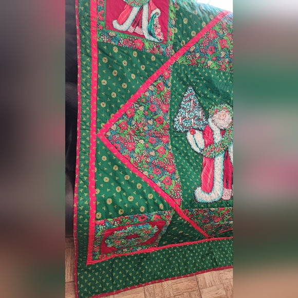 Christmas Quilt - Picture 3 of 9